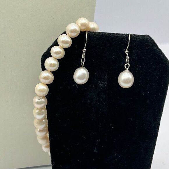 Pearl 3 PC set Earrings Necklace Bracelet SilverTone Classic Heritage VTG 80’s - Picture 4 of 6